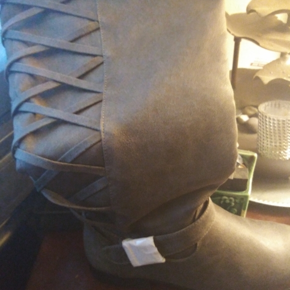 Women's boots - Picture 2 of 6